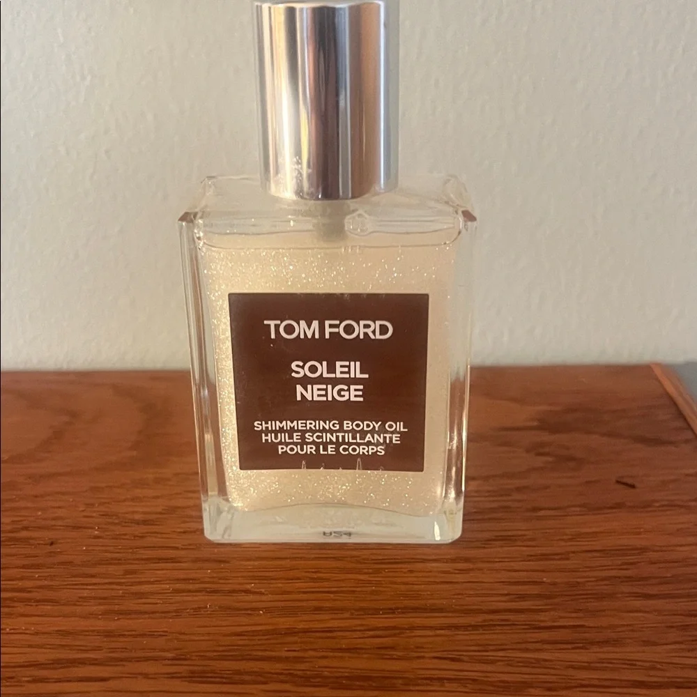 Tom Ford Soleil Neige Shimmering Body Oil. 1.50 Ounces. NWOT. - Picture 1 of 3